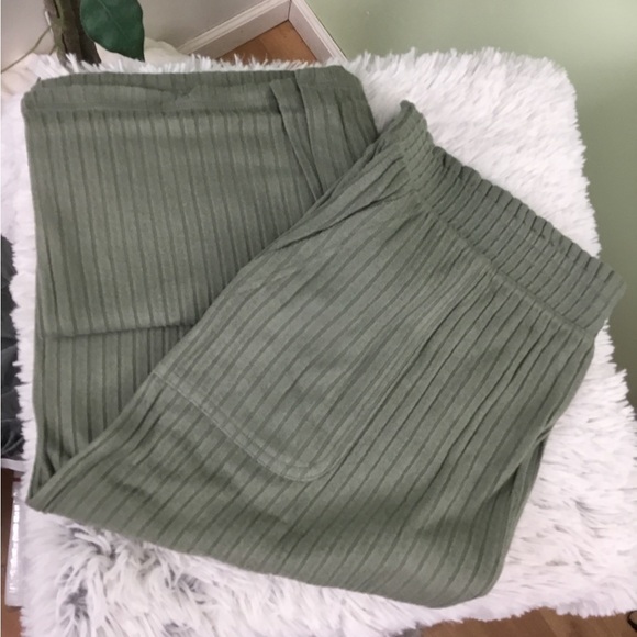 So 1X green hacci knit flare high rise wide legs pant - Picture 1 of 16